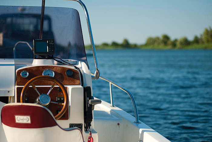 How to Choose the Right Steering Wheel for Your Boat